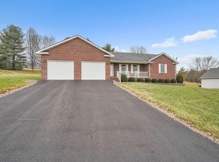468 Fountain Springs Dr, Peterstown, WV 24963