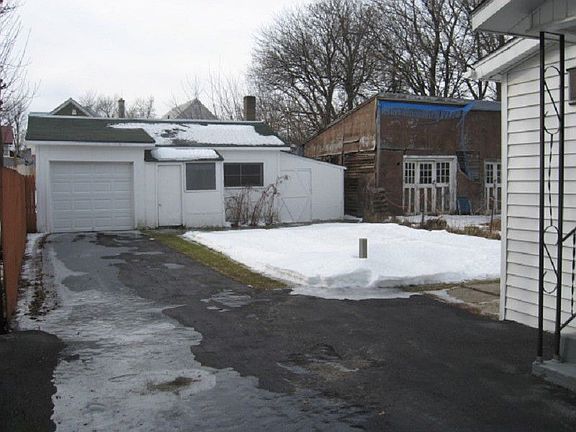 2nd image of 313 Judson St