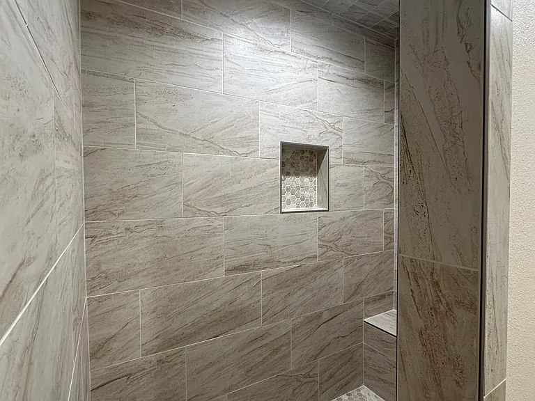 1210 N Glass St — Photo 14