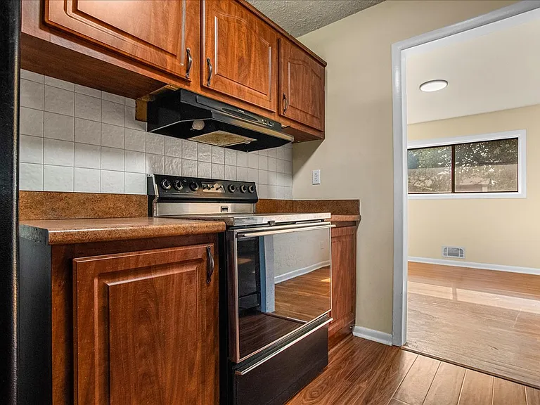 6700 Cipriano Rd — Photo 21