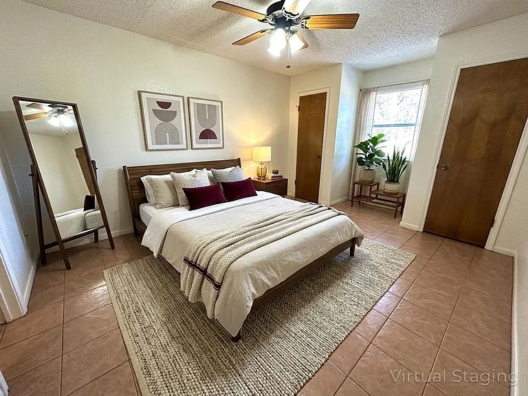 215 Bridle Dr — Photo 10