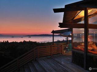 7665 Maxwelton Rd, Clinton, WA 98236