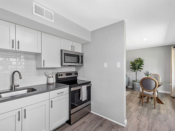 3rd image of 7201 Five Gravois Rd #7205-2L