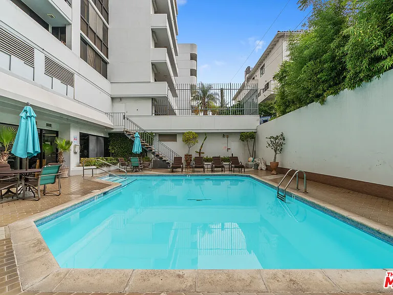 10660 Wilshire Blvd #703 — Photo 24