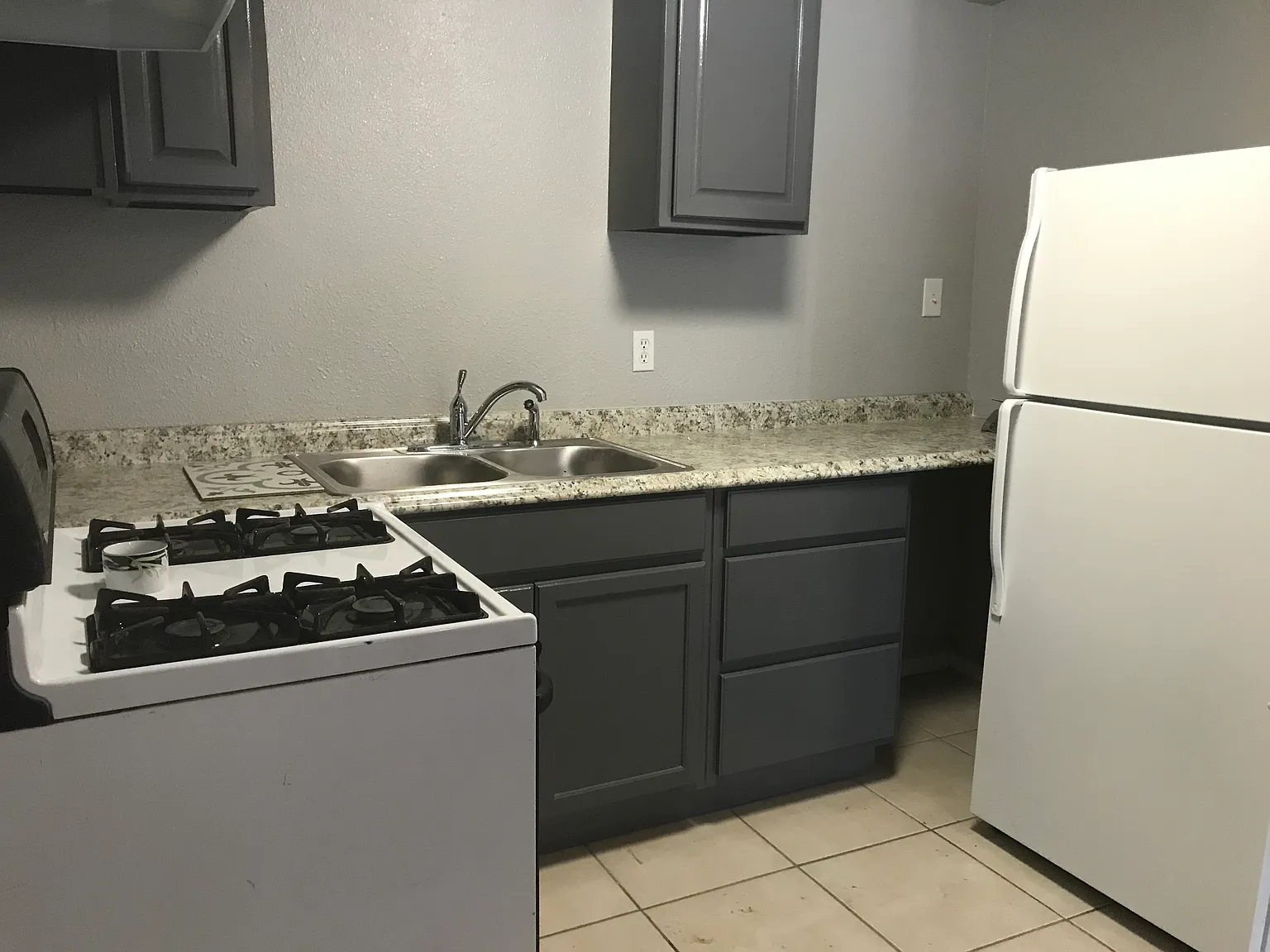 1101 Burleson St — Photo 4