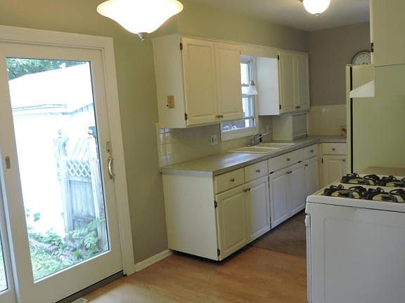 4th image of 4124 Heron Ave SW