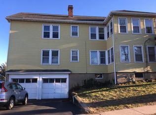 284 Quaker Ln S, West Hartford, CT 06119