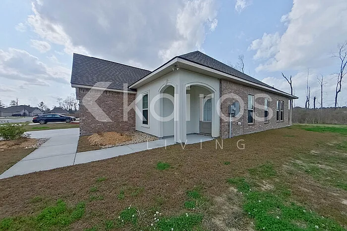 3 bed, 2.0 bath, 1659 sqft, $2,045 — Photo 2