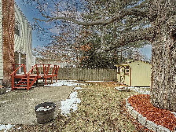 3rd image of 32 Rippowam Rd