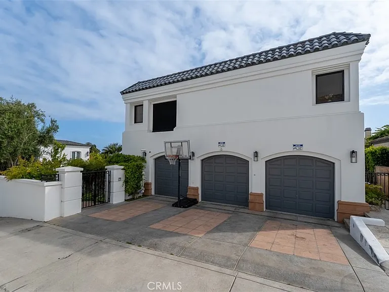 215 Poppy Ave — Photo 9