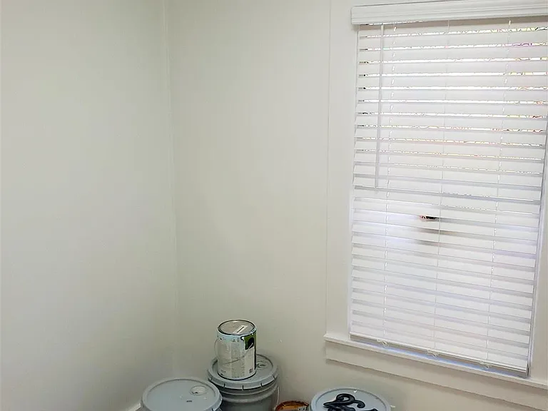 1215 N C St — Photo 16
