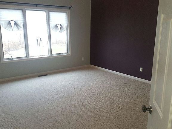 5th image of 643 Trent Ln
