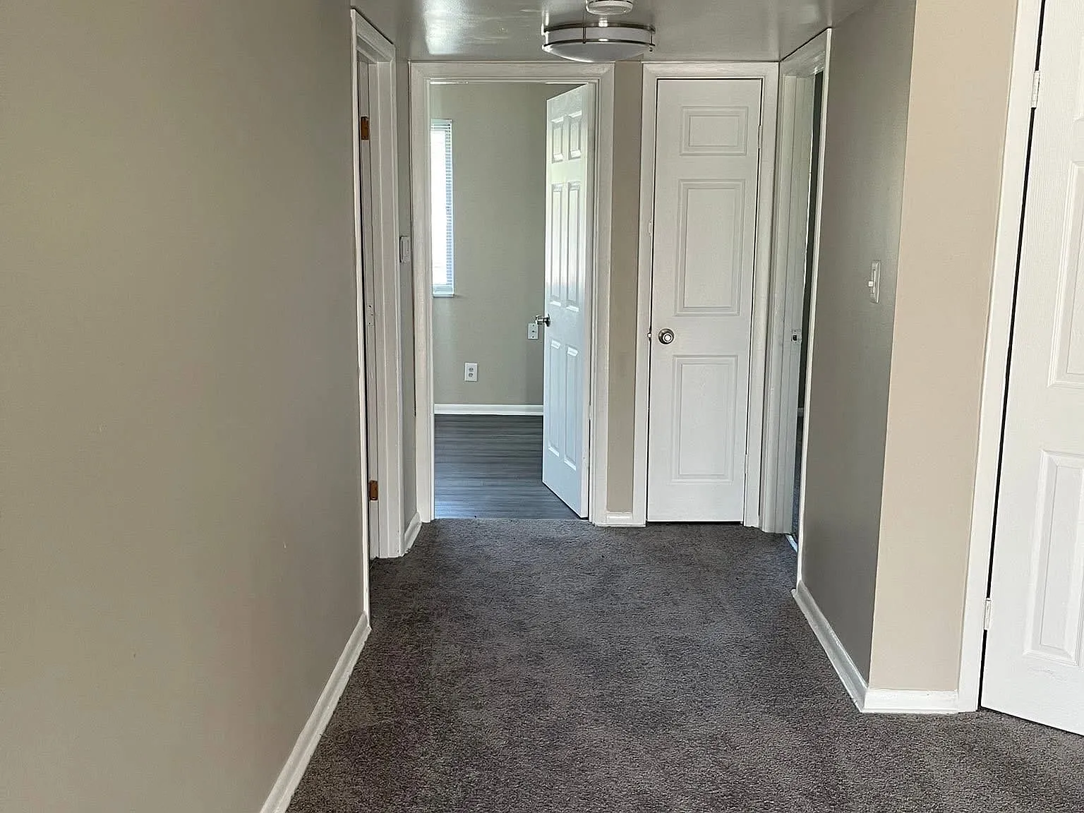 2 bed, 1.0 bath, 800 sqft, $1,100 — Photo 4