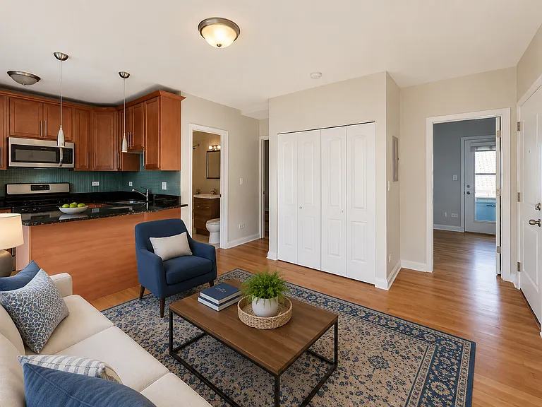 3007 N Clifton Ave #302 — Photo 4