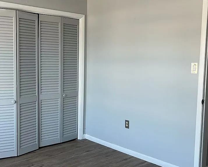 610 S Bergen St — Photo 11