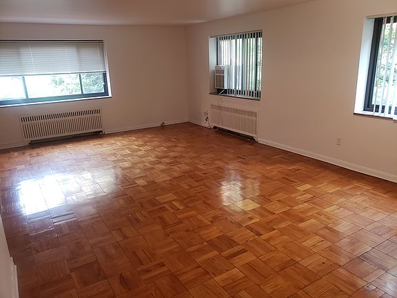 2nd image of 147 N Craig St #14400350