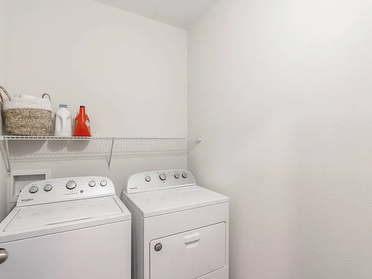 Village at Westland Cove Apartments — Photo 15