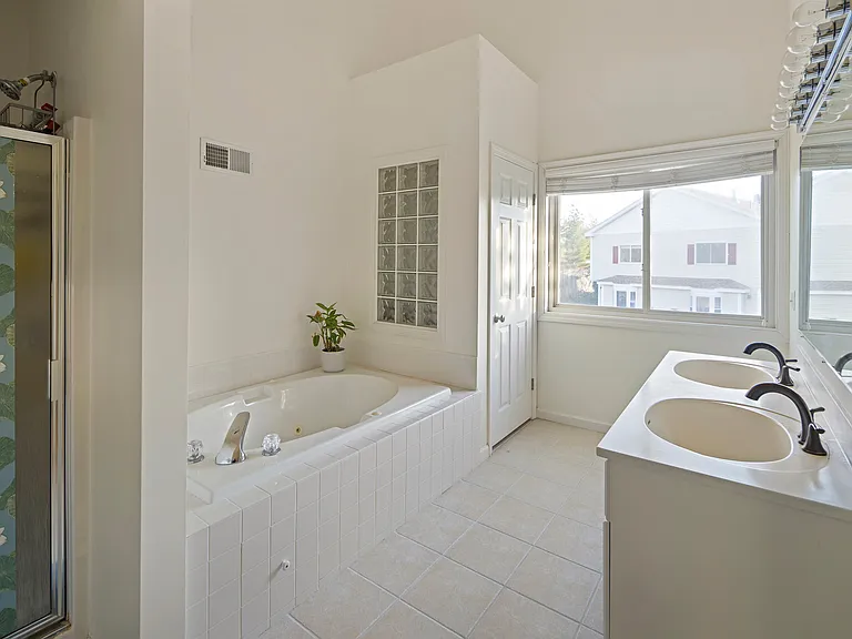 73 Half Crown Cir — Photo 14