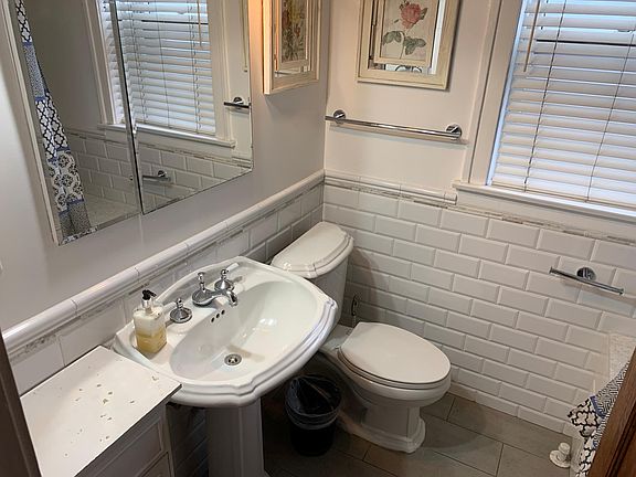 5th image of 1151 W Waveland Ave #1-3