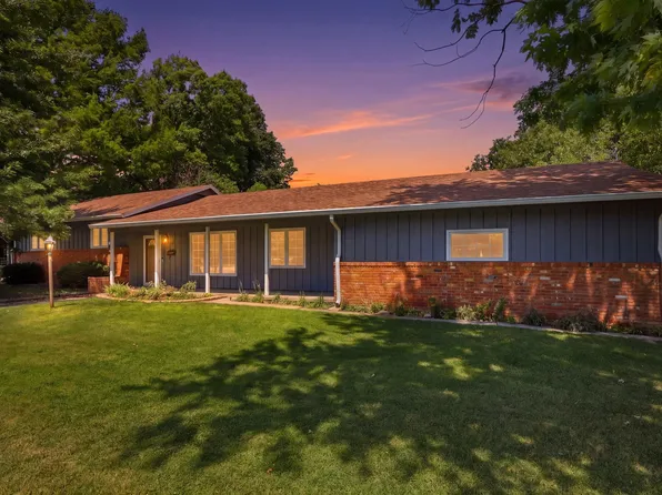 909 Countryside Dr, McPherson, KS 67460