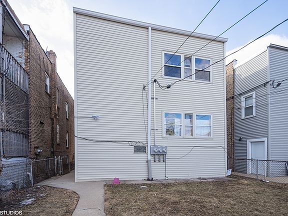 2nd image of 3411 N Monticello Ave