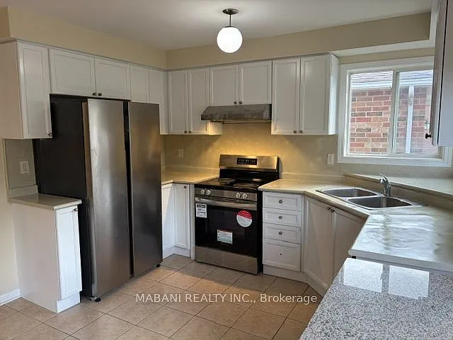 4 bed, $3,600 — Photo 2