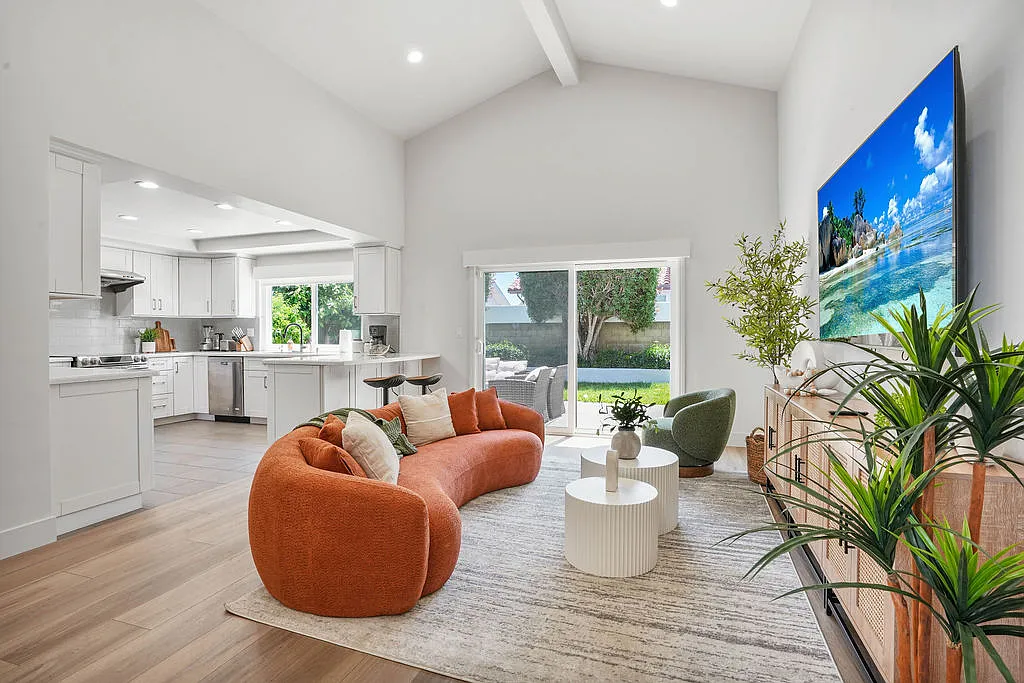 6542 Vesper Cir — Photo 1