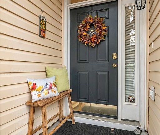 2nd image of 1513 Providence Knoll Dr