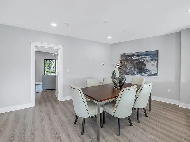 12404 Capri Cir N — Photo 12