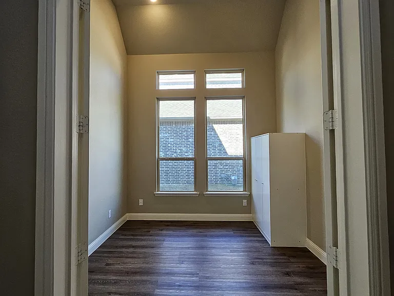 810 Elm Park Dr — Photo 24
