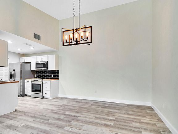 3rd image of 8195 SE Se Croft Circle Circle #H-7