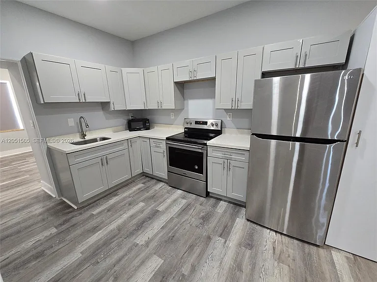 1629 SW 6th St #4 — Photo 13