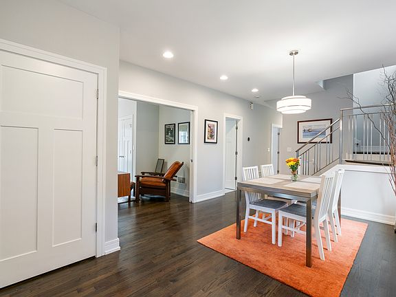 3rd image of 2637 W Coyle Ave
