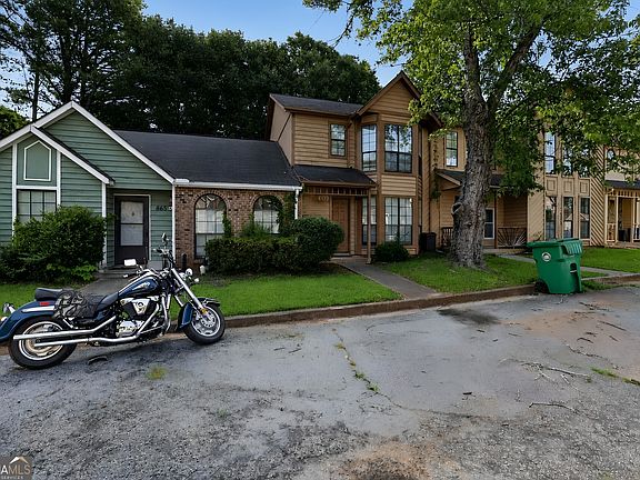 2nd image of 867 Heritage Oaks Dr