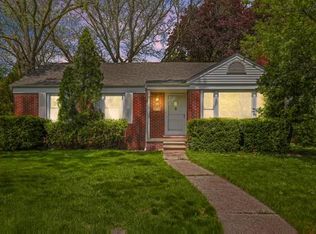 13660 Winchester Ave, Oak Park, MI 48237