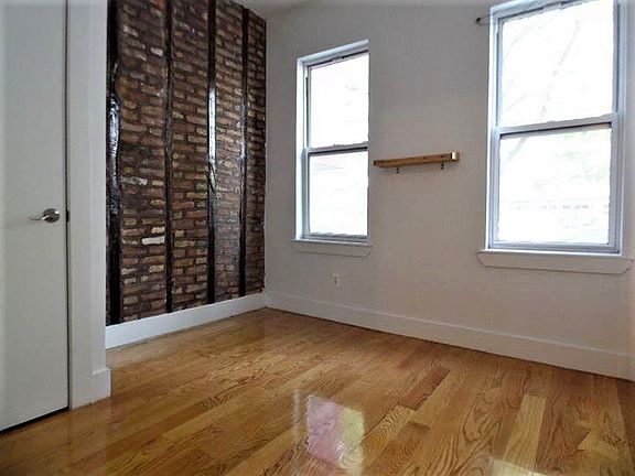 4th image of 35 Montrose Ave APT 1