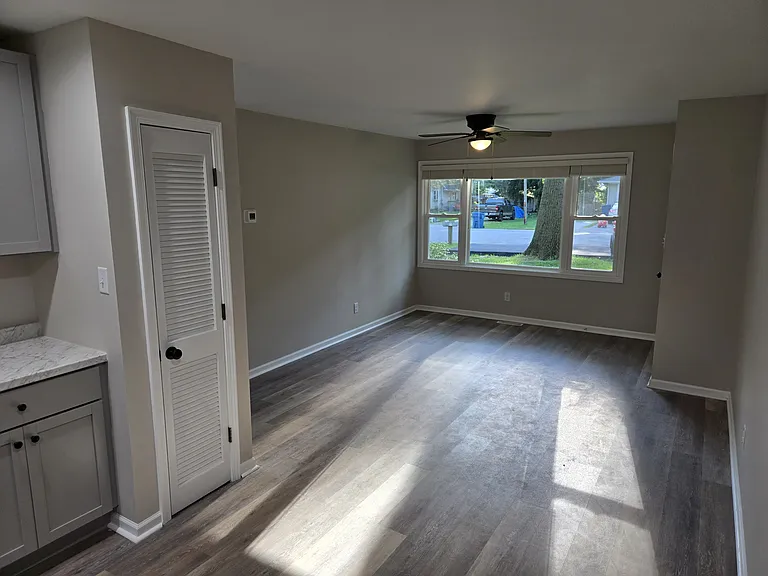 809 S 15th St — Photo 18