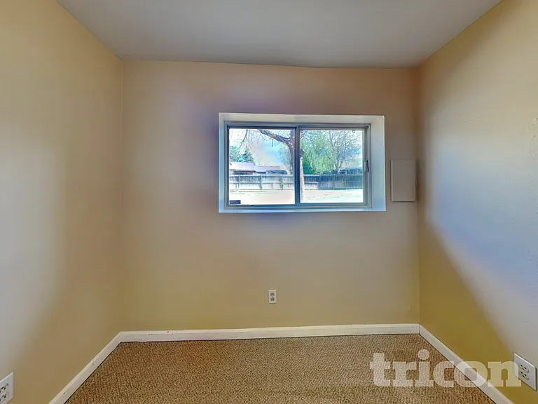 5772 S Netherland St — Photo 15