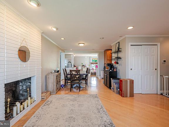 5th image of 4803 Apple Tree Dr