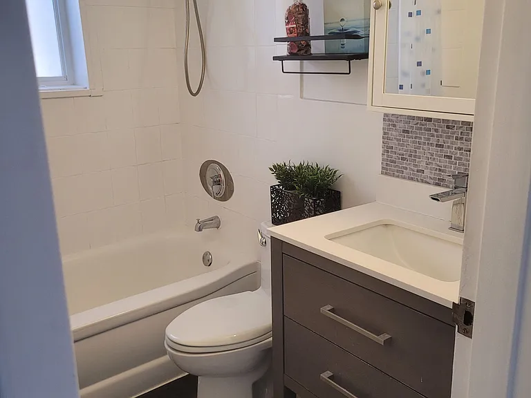 981 Mohawk Rd E #2 — Photo 16