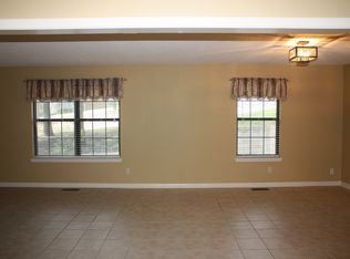 11 Kings Mountain Ct, Little Rock, AR 72211