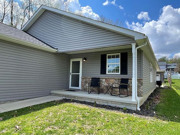 2nd image of 3175 Apple Valley Dr