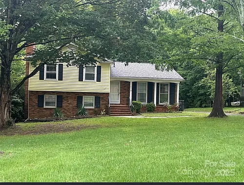 1601 Bonnie Ln Photo 1