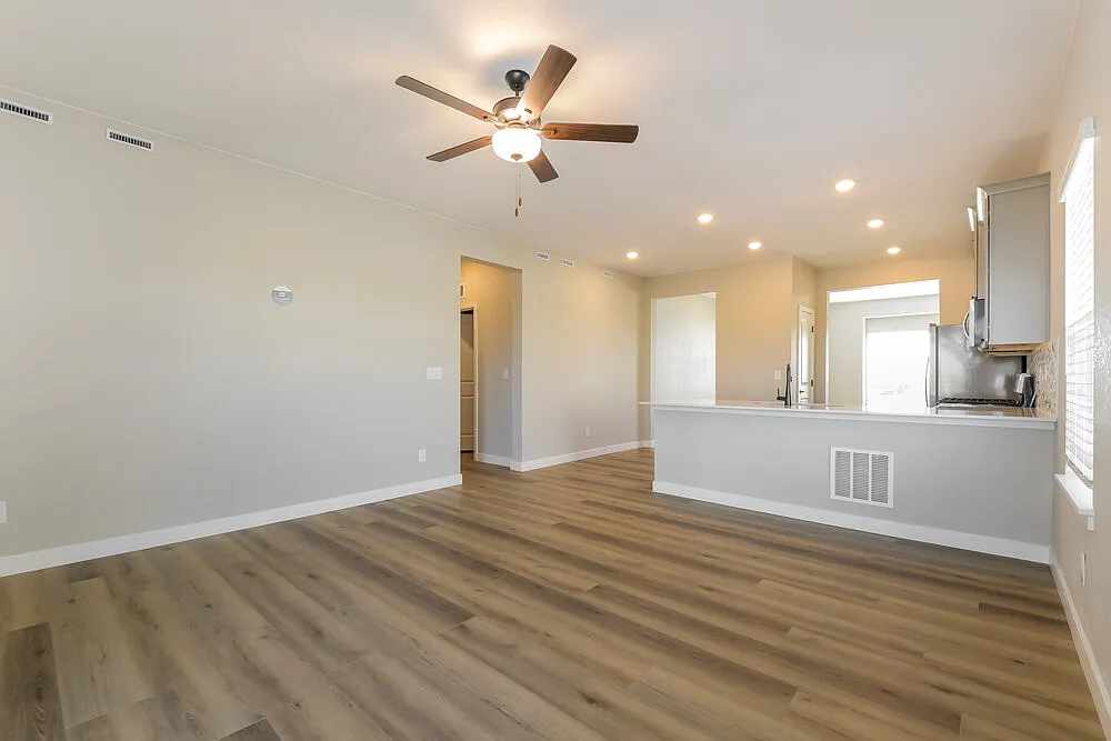 3 bed, 2.0 bath, 1476 sqft, $2,675 — Photo 4