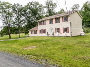 2210 Pioneer Rd, Stroudsburg, PA 18360