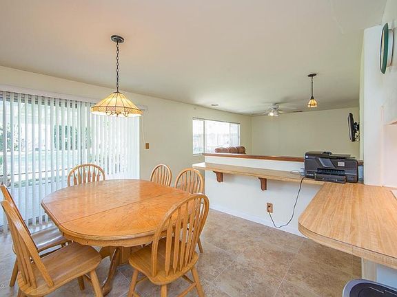 5th image of 173 E Bonita Dr
