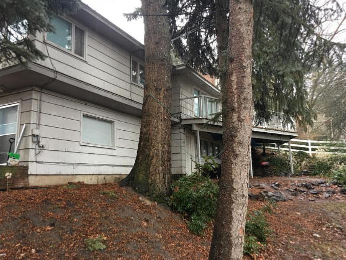 1st image of 1013 NE Duncan Ln