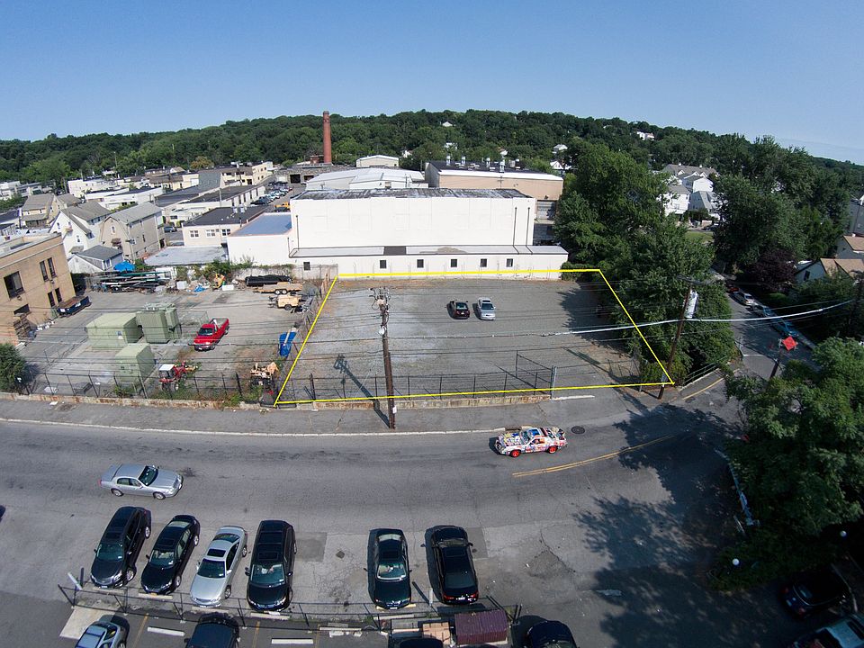 1st image of 311 Waverly Ave