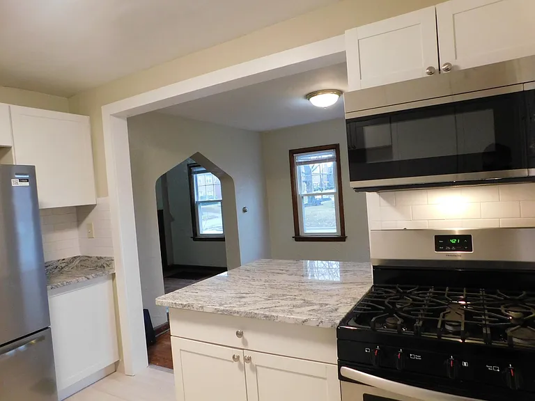 1460 W 6th Ave #A — Photo 5