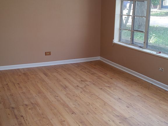 4th image of 311 Manitowac St #311